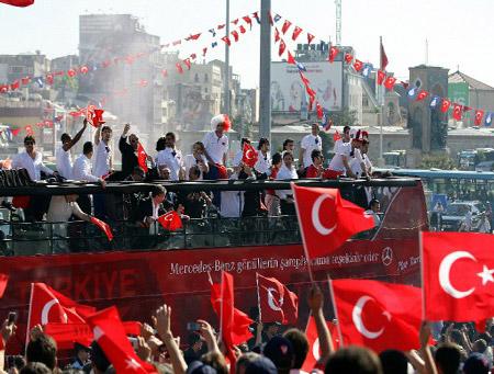 Şampiyon gibi karşılandılar - Resim 11