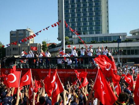 Şampiyon gibi karşılandılar - Resim 13