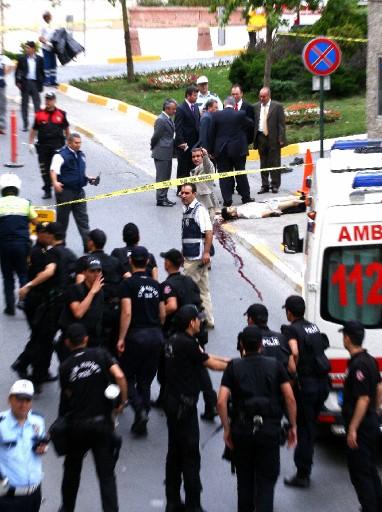 İstanbul'da polise silahlı saldırı  - Resim 23