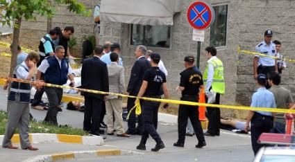 İstanbul'da polise silahlı saldırı  - Resim 1