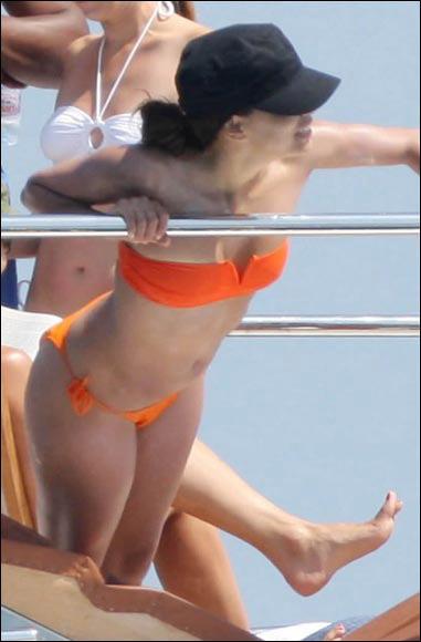 Eva Longoria selülit tehdidinde