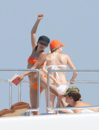 Eva Longoria selülit tehdidinde