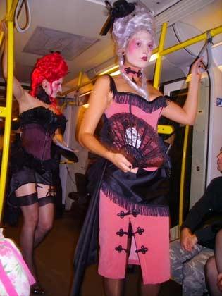 Metroda GOTİK defile - Resim 2