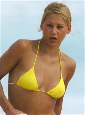 Süper minisi Kournikova'yı zorladı - Resim 3