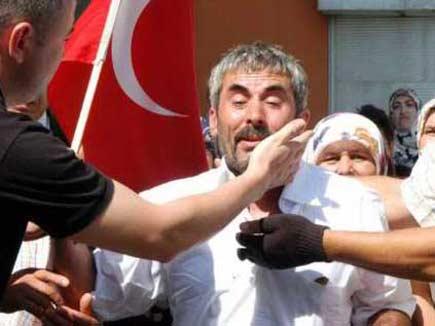 Taziye ziyaretinde Bakan Çelik'e tepki - Resim 3