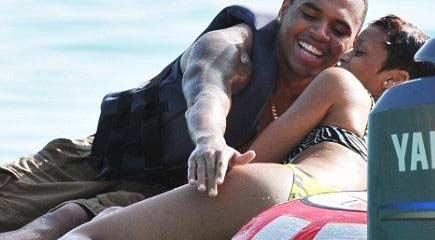 Rihanna'nın ateşli tatili - Resim 7