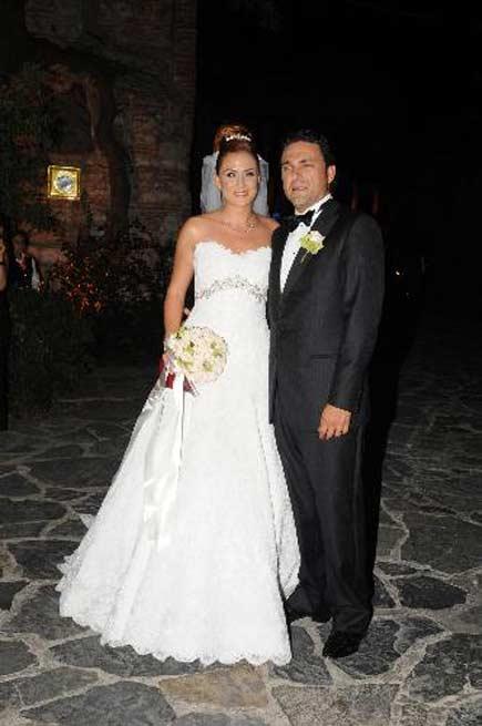 Ceyda Düvenci de evlendi - Resim 5