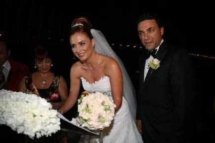 Ceyda Düvenci de evlendi - Resim 8