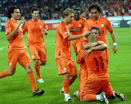 Galatasaray Süper Kupa'yı kaldırdı - Resim 14