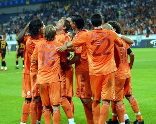 Galatasaray Süper Kupa'yı kaldırdı - Resim 3