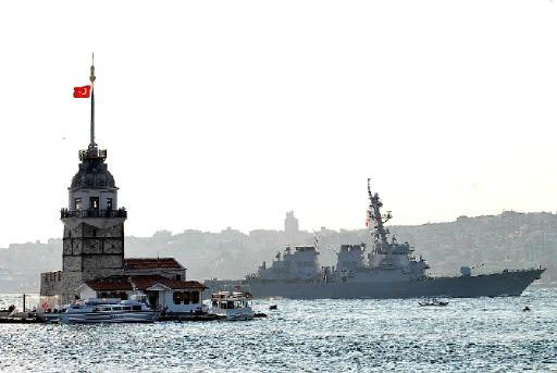 Boğazlardan ABD gemileri  geçti - Resim 3