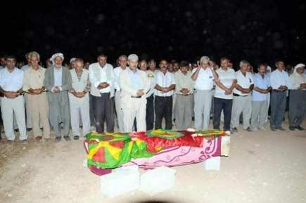 Asker PKK'lı kardeşinin cenazesinde - Resim 5