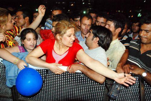 Konserde taciz rezaleti - Resim 4