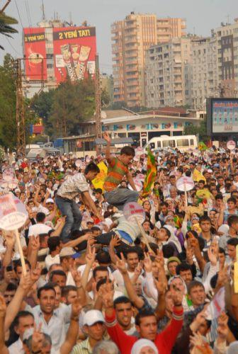 Barış mitingi PKK gösterisine döndü - Resim 2