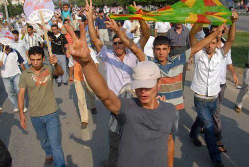 Barış mitingi PKK gösterisine döndü - Resim 4