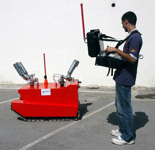 Yerli yangın söndürme robotu