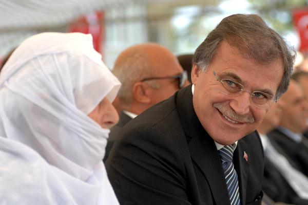 Şehit oğlu Bakan'ı duygulandırdı - Resim 2