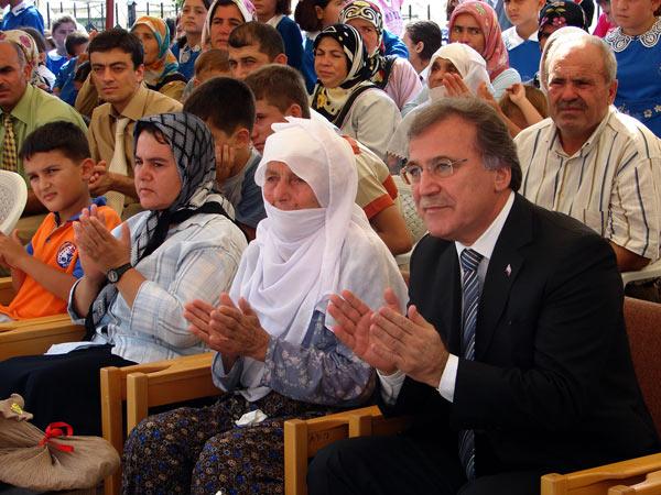 Şehit oğlu Bakan'ı duygulandırdı - Resim 1