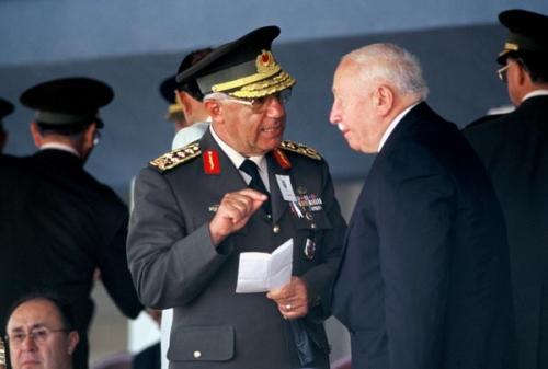 ÖPEYİM HOCAM kuyruğu