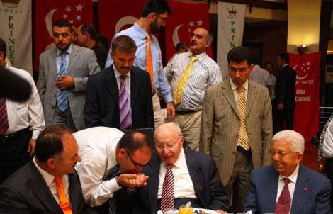 ÖPEYİM HOCAM kuyruğu