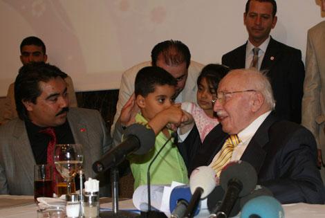 ÖPEYİM HOCAM kuyruğu