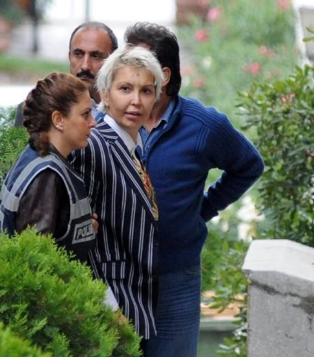 Nurseli İdiz ve Sisi Adliye'de.. - Resim 3