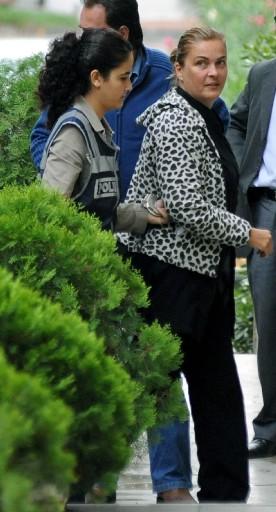 Nurseli İdiz ve Sisi Adliye'de.. - Resim 4