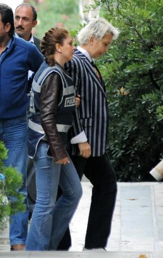 Nurseli İdiz ve Sisi Adliye'de.. - Resim 7