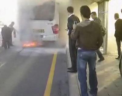 Metrobüste KORKUTAN YANGIN - Resim 7