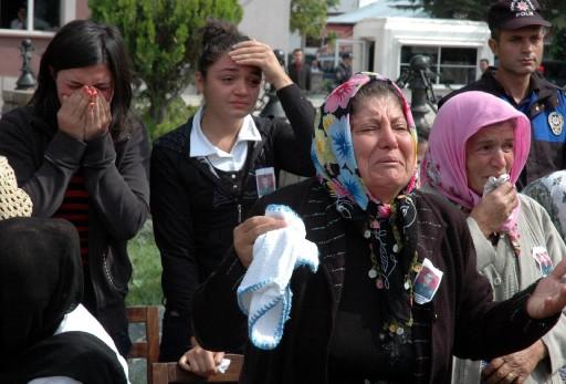 Şehit onbaşıyı 3 bin kişi uğurladı - Resim 2