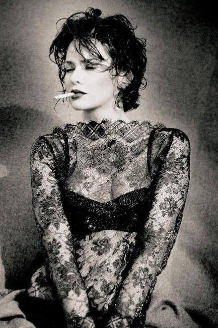 Hande Ataizi - Resim 12