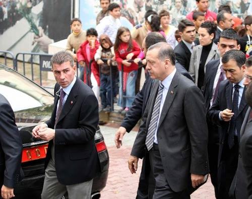 Liderler halkla iç içe