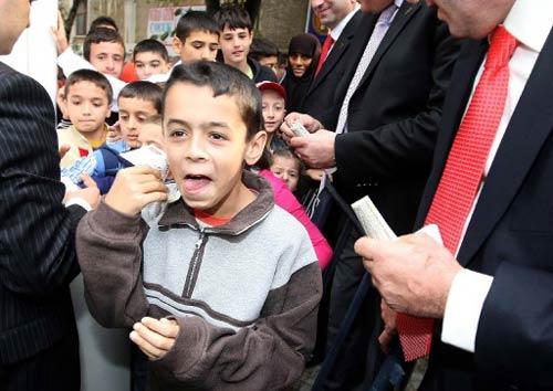 Liderler halkla iç içe