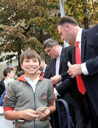 Liderler halkla iç içe