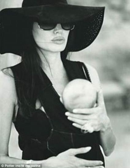 Angelina'dan Brad'a ÖZEL POZLAR - Resim 1