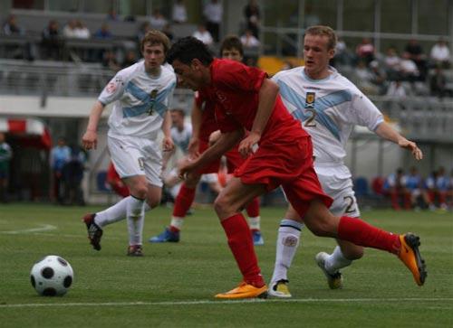 Milliler etek giydirdi FOTO GALERİ