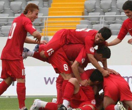 Milliler etek giydirdi FOTO GALERİ