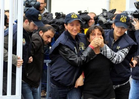 Bombacı adliyeye böyle getirildi - Resim 2