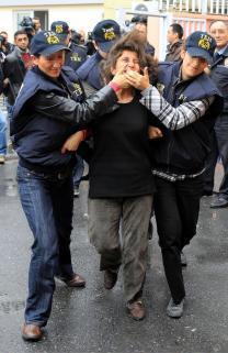 Bombacı adliyeye böyle getirildi - Resim 4