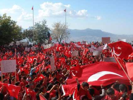 PKK'ya karşı Kürtçe pankart - Resim 1