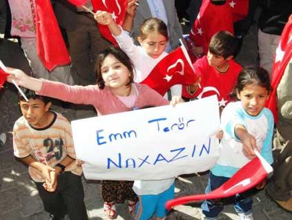 PKK'ya karşı Kürtçe pankart - Resim 11