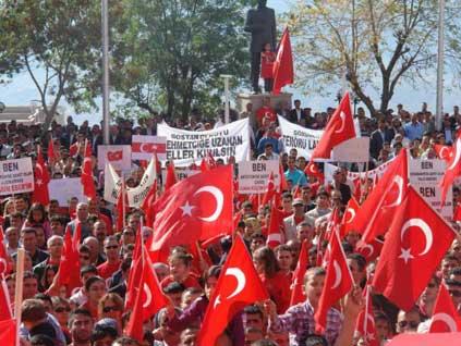PKK'ya karşı Kürtçe pankart - Resim 14