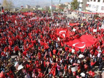 PKK'ya karşı Kürtçe pankart - Resim 7