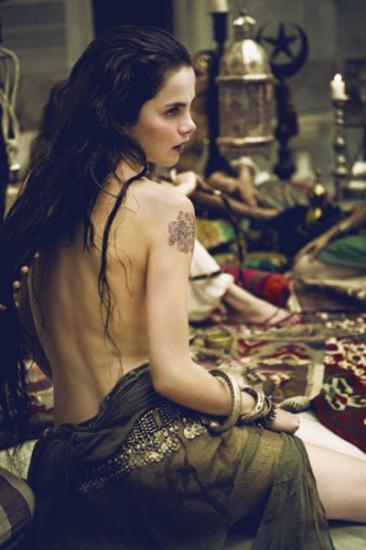 Cariye Tuğçe hamamda