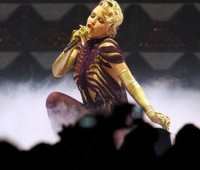 Kylie Minogue 2009 yılı takvimi  - Resim 12