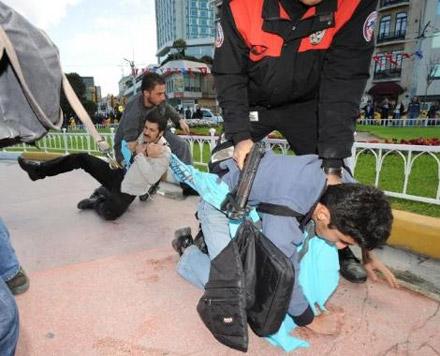 Sen misin AKP'yi eleştiren - Resim 5