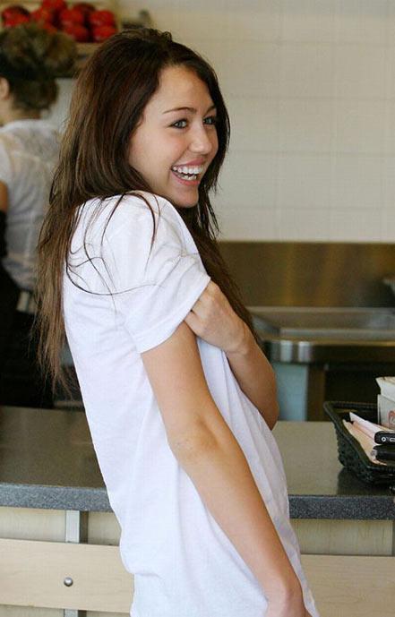  Dünyanın en zengin çocuğu: MILEY Cyrus 