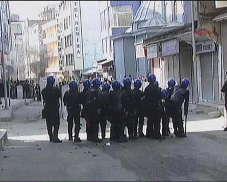 Erdoğan'ın Van gezisi olaylı başladı - Resim 9