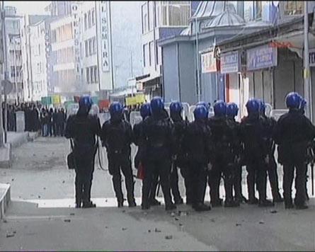 Erdoğan'ın Van gezisi olaylı başladı - Resim 8