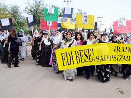 Kadın Yürüyüşü PKK gösterisine dönüştü - Resim 3